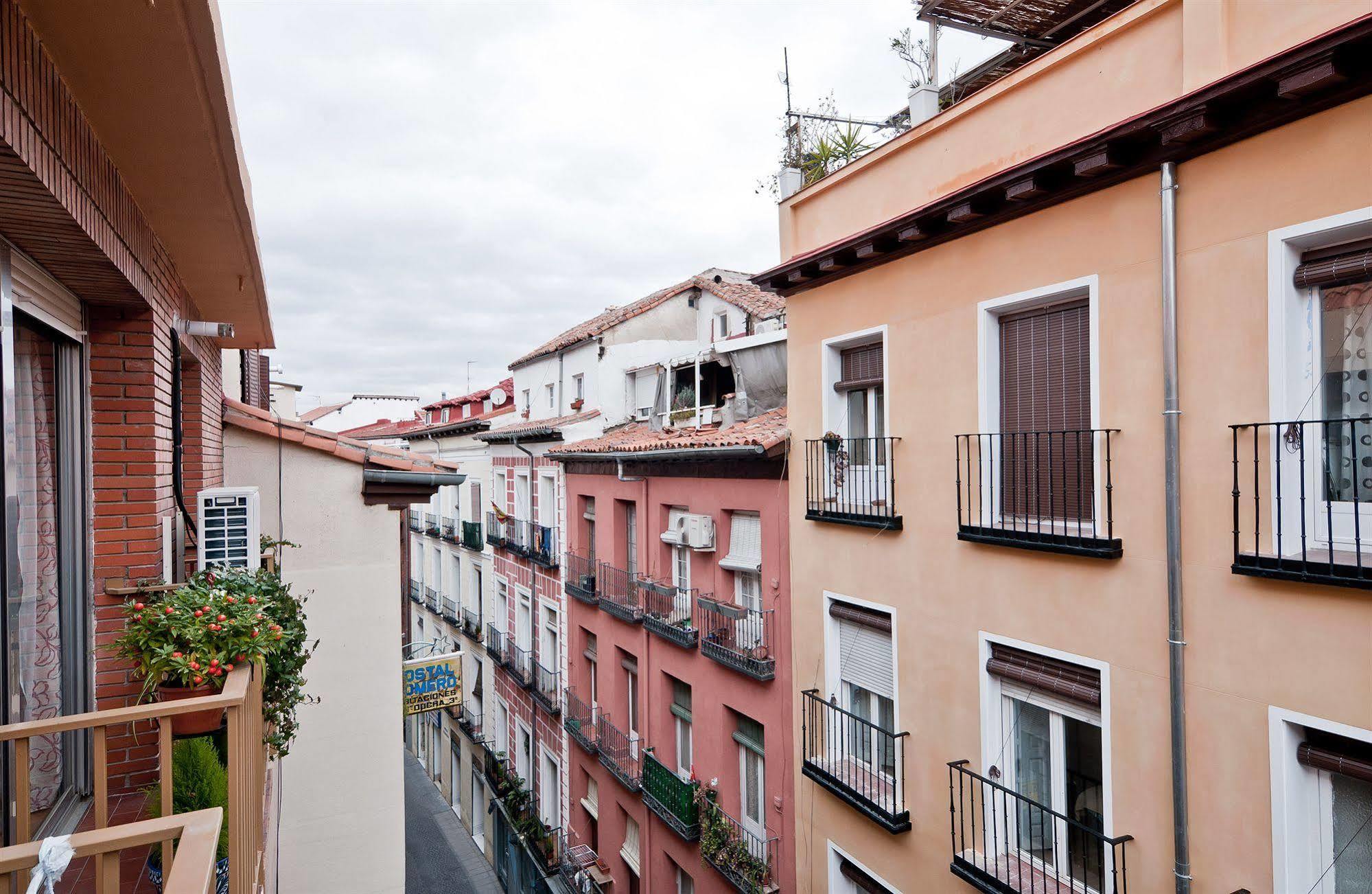 Apartamentos Aqui Me Quedo Мадрид Екстериор снимка