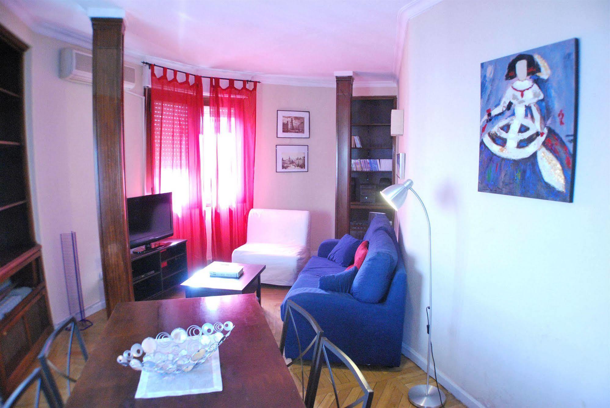 Apartamentos Aqui Me Quedo Мадрид Екстериор снимка