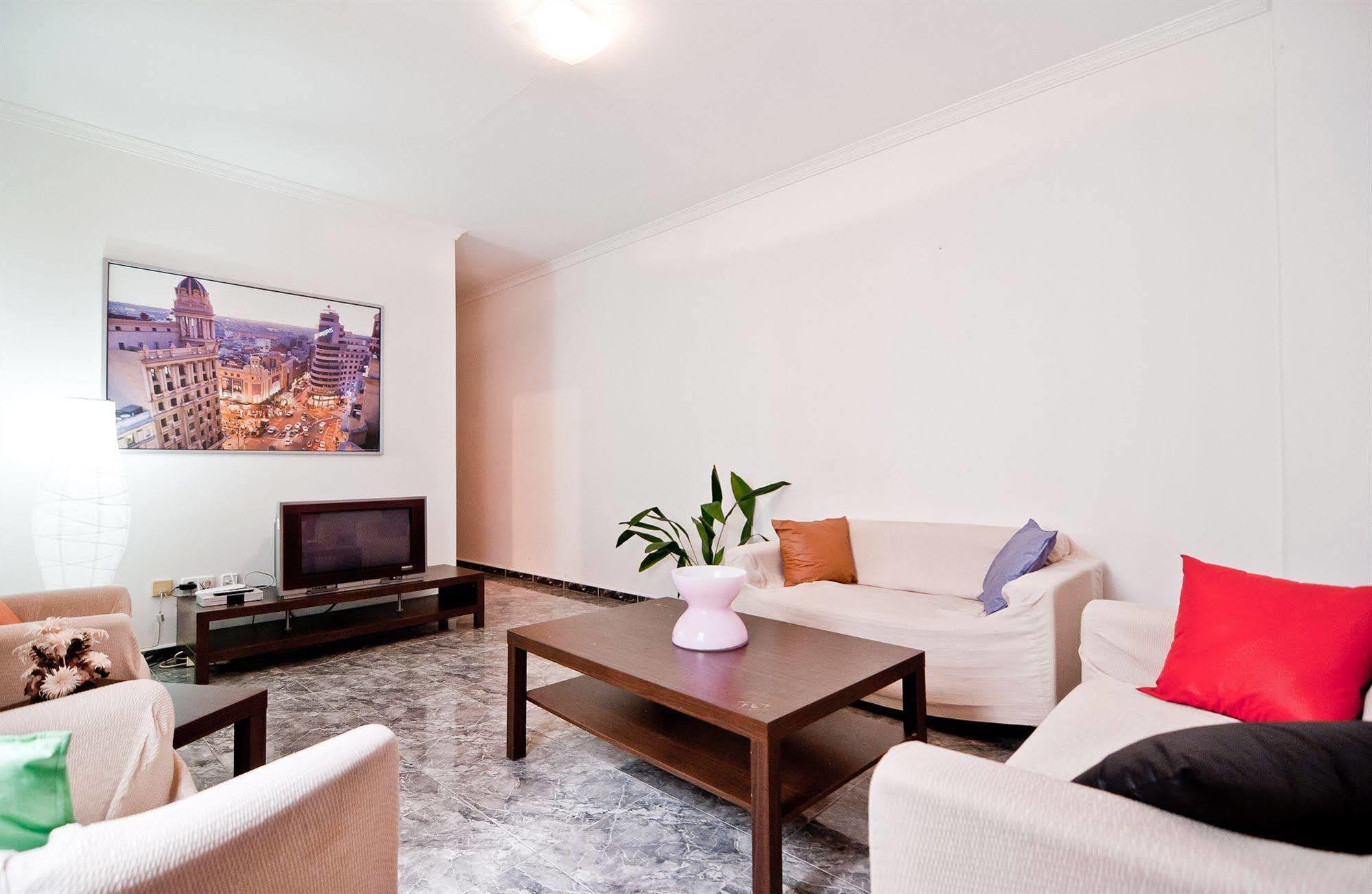 Apartamentos Aqui Me Quedo Мадрид Екстериор снимка