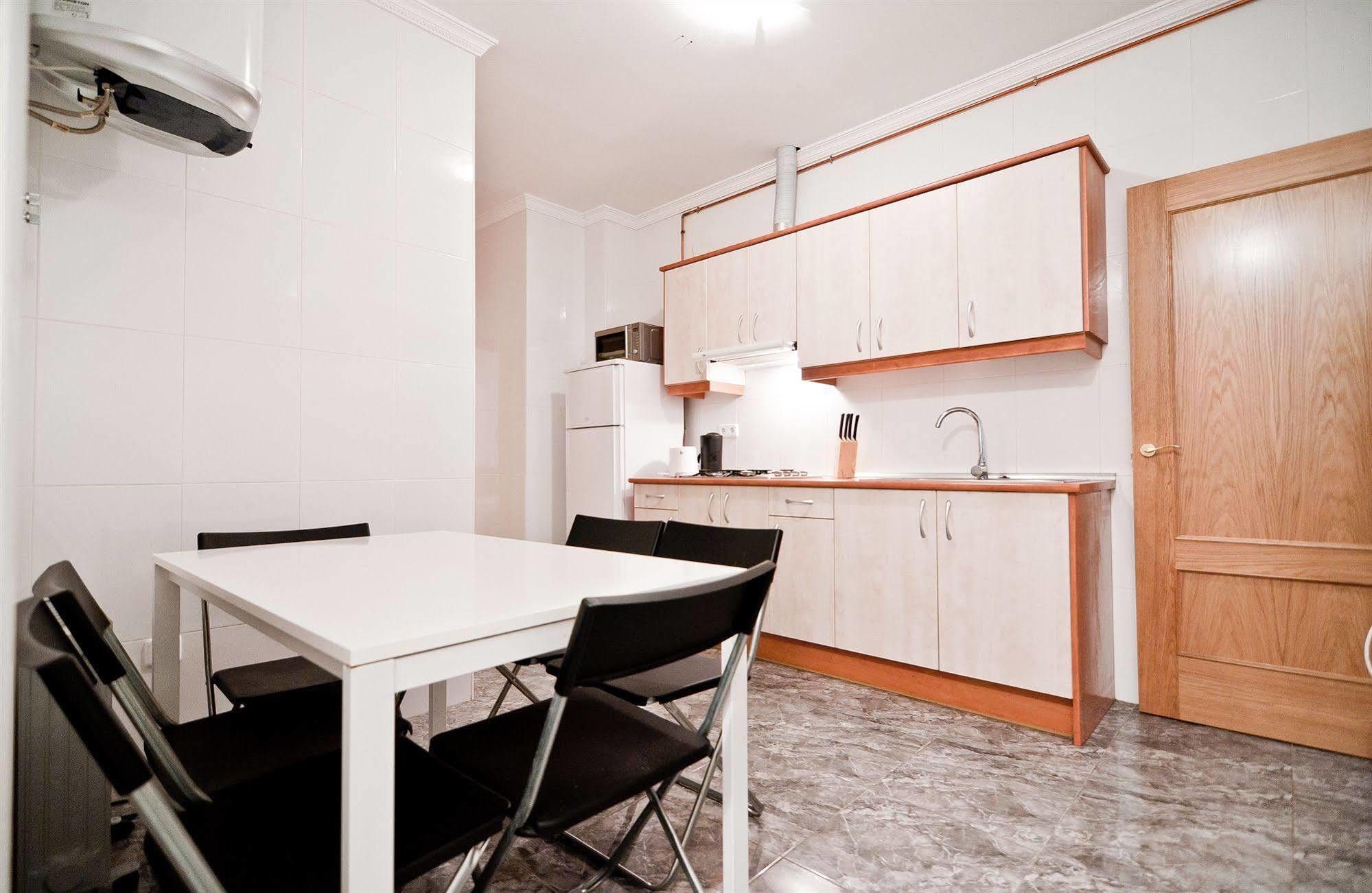 Apartamentos Aqui Me Quedo Мадрид Екстериор снимка