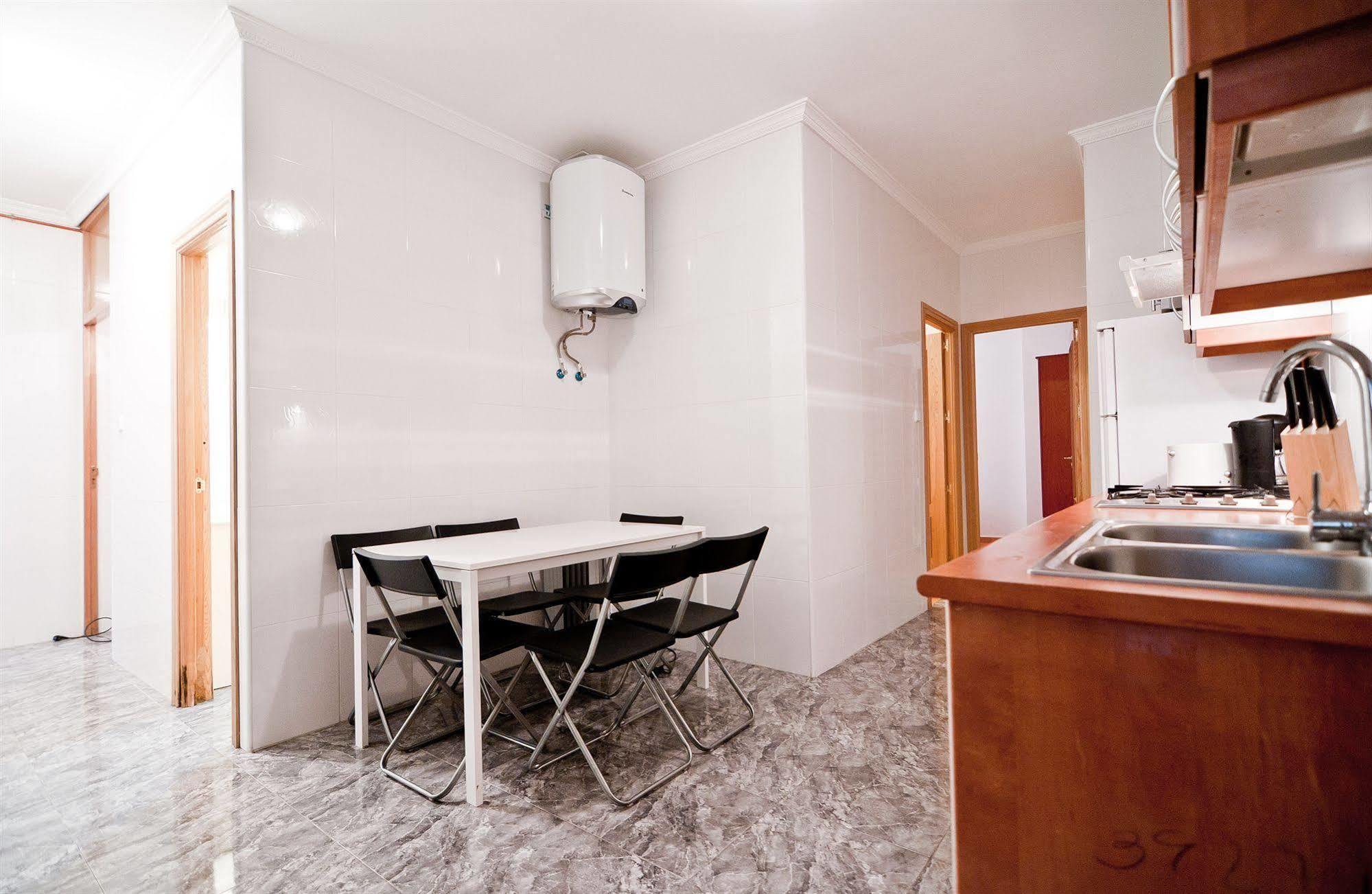 Apartamentos Aqui Me Quedo Мадрид Екстериор снимка