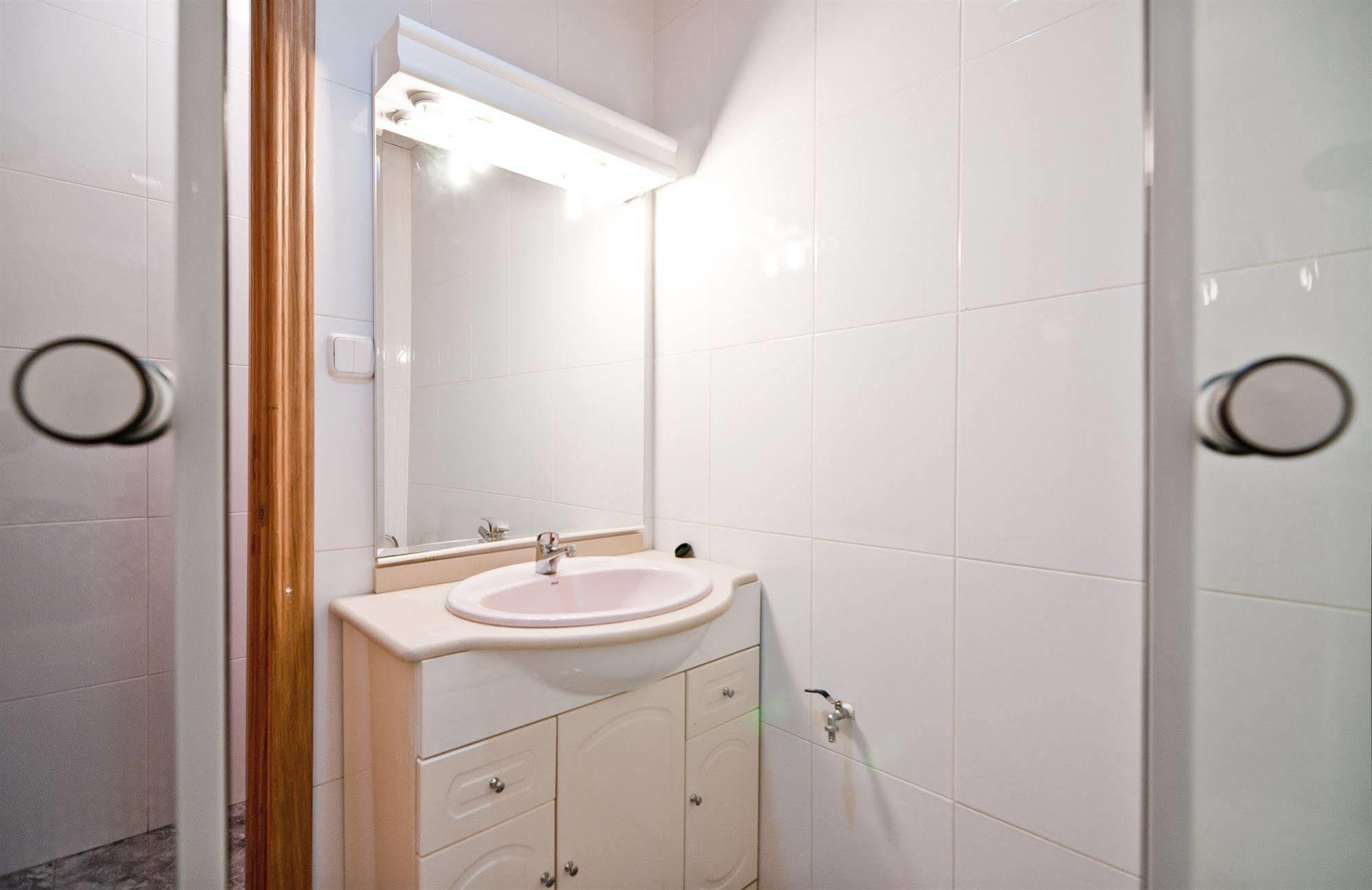 Apartamentos Aqui Me Quedo Мадрид Екстериор снимка