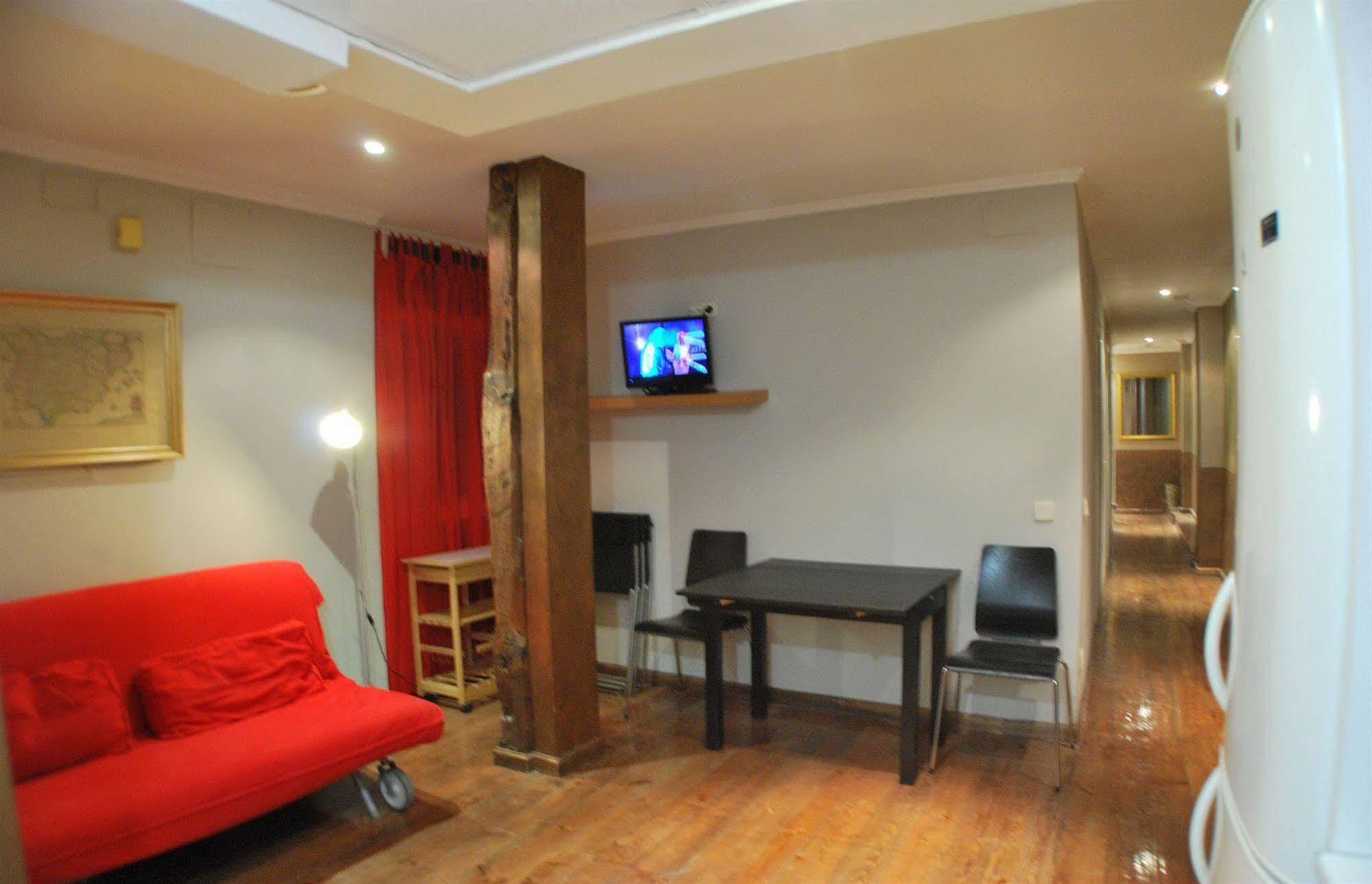 Apartamentos Aqui Me Quedo Мадрид Екстериор снимка